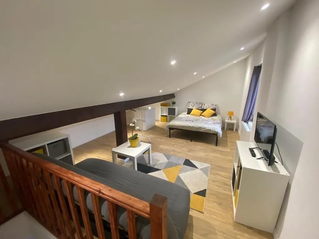 Studio Renove Proche Palais Des Sports contacts